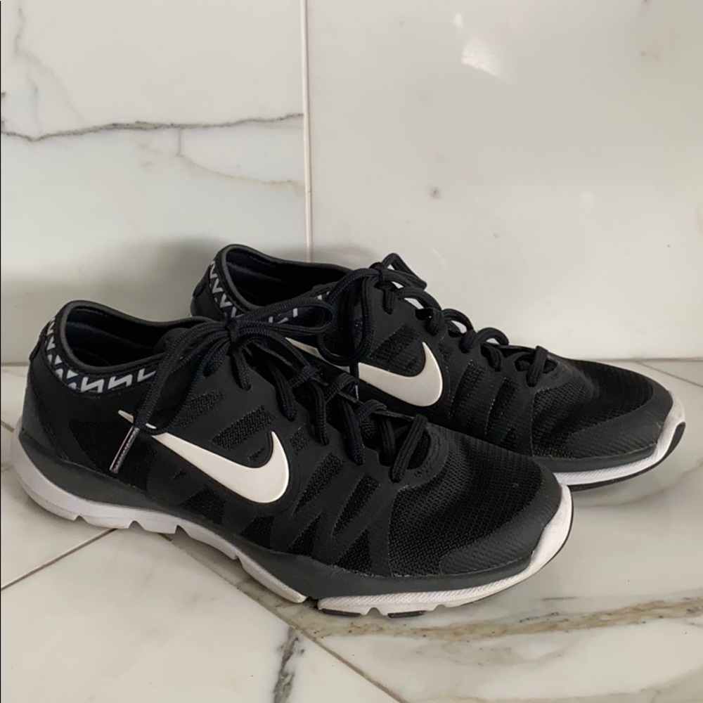Nike training women’s sneakers